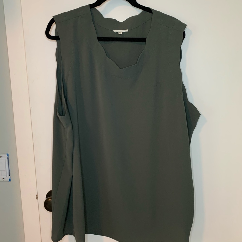 PLEIONE gray top